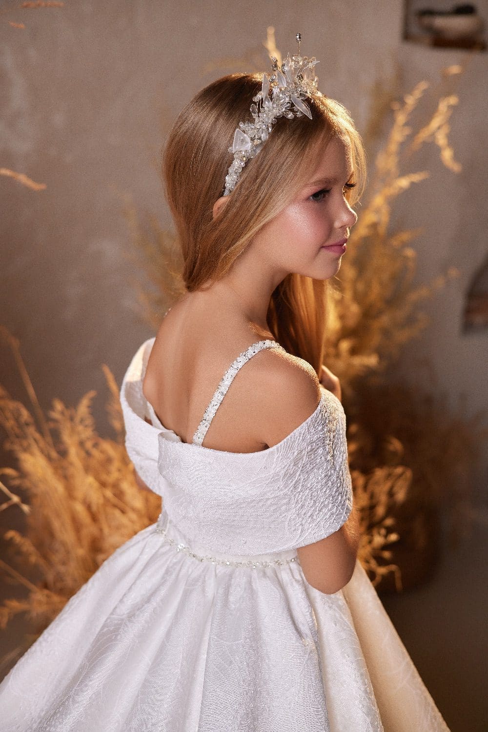 Ivory Petal Princess Hair Accessory image 4