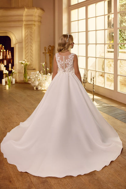Camellia Royale image 5