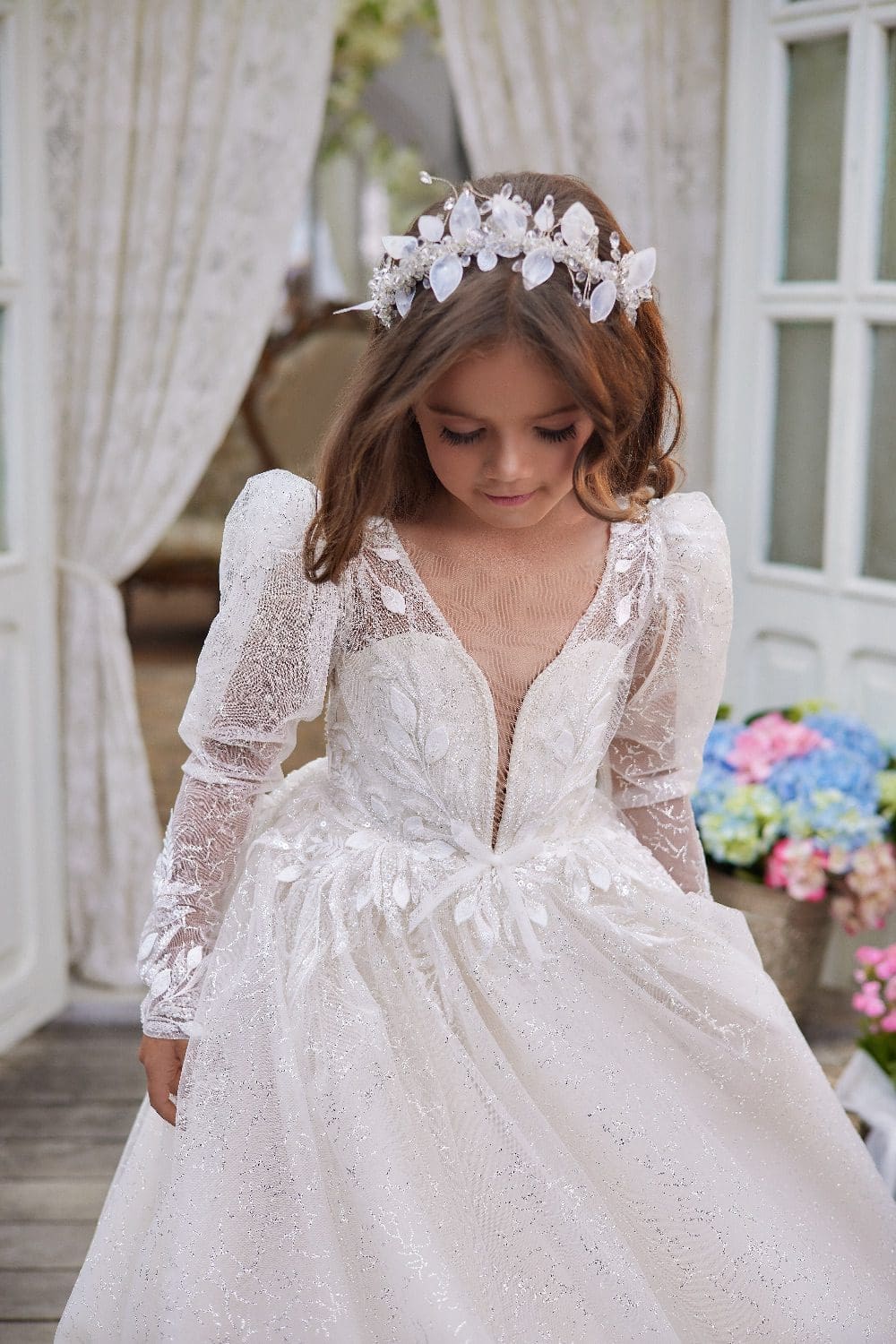 Ivory Petal Princess Hair Accessory image 3